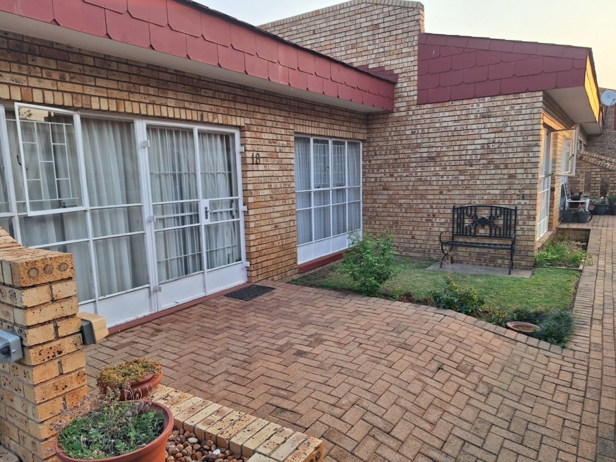 1 Bedroom Property for Sale in Miederpark North West
